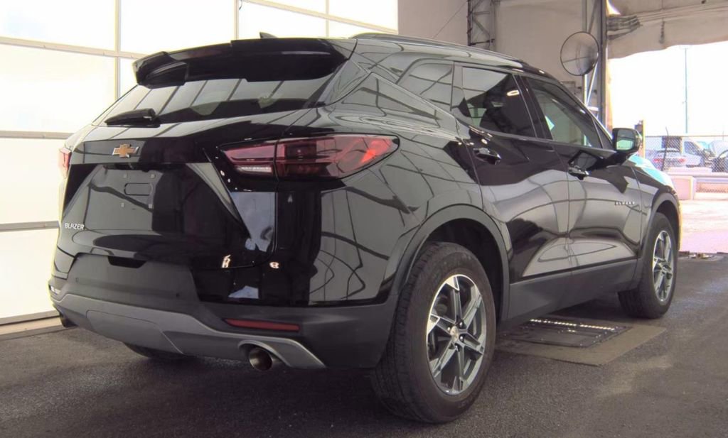 Used 2024 Chevrolet Blazer LT w/ LPO, Floor Liner Package FWD image 3