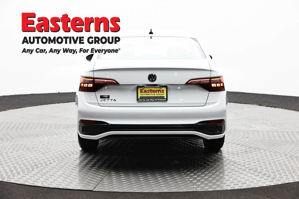Used 2024 Volkswagen Jetta S image 5