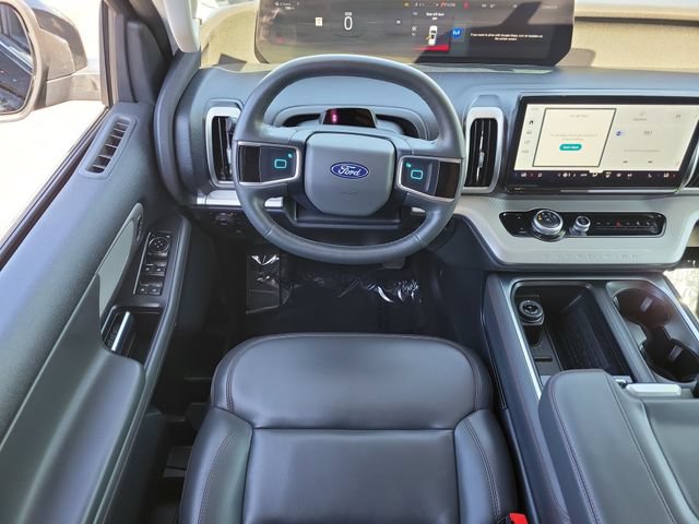 Certified 2025 Ford Expedition Active AWD/4WD image 8