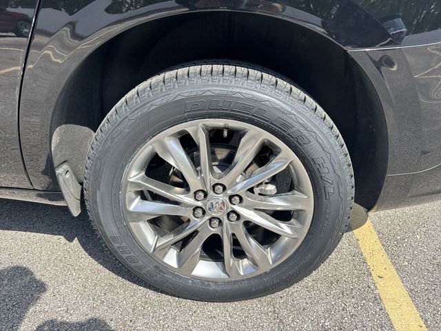 Used 2024 Buick Enclave Avenir w/ Avenir Technology Package image 33