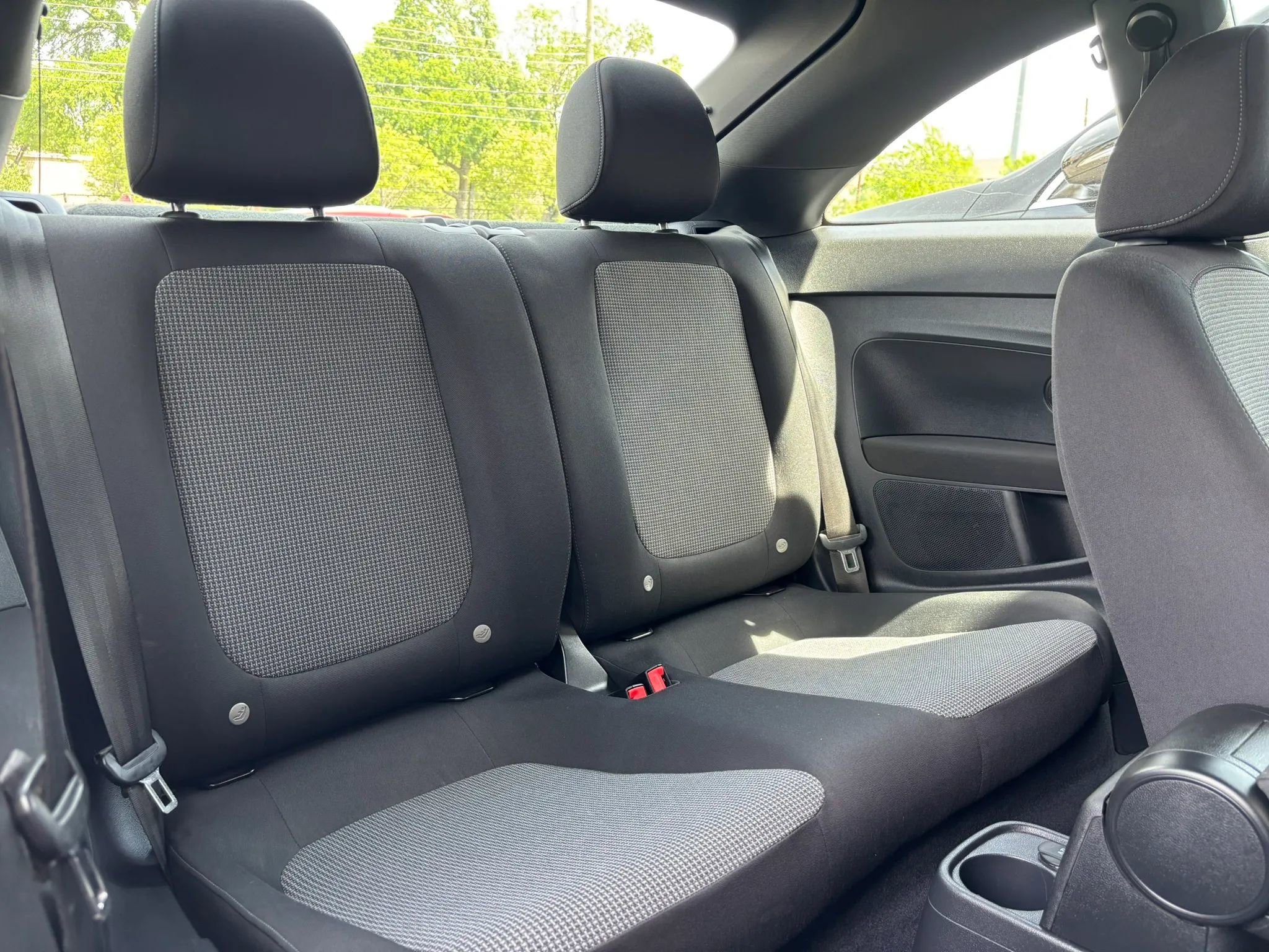 Used 2019 Volkswagen Beetle 2.0T S image 41