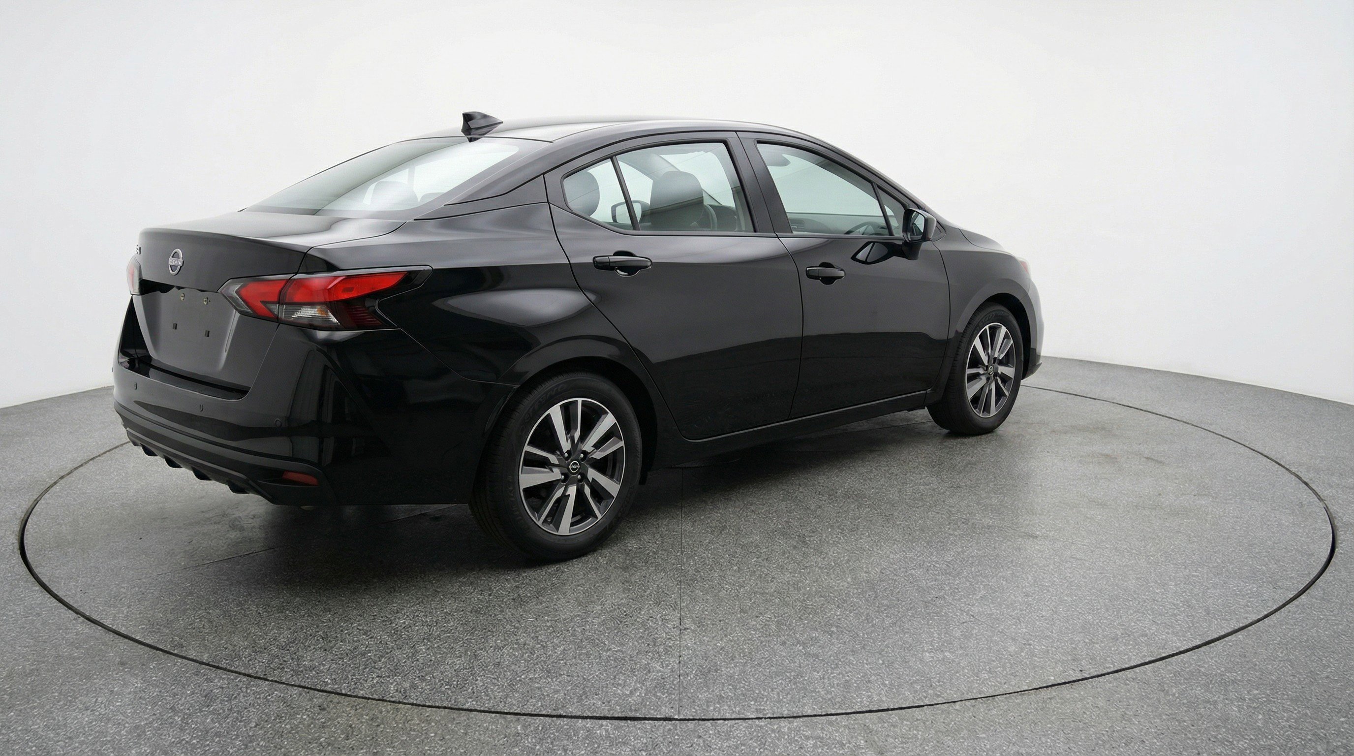 Used 2025 Nissan Versa SV FWD image 9