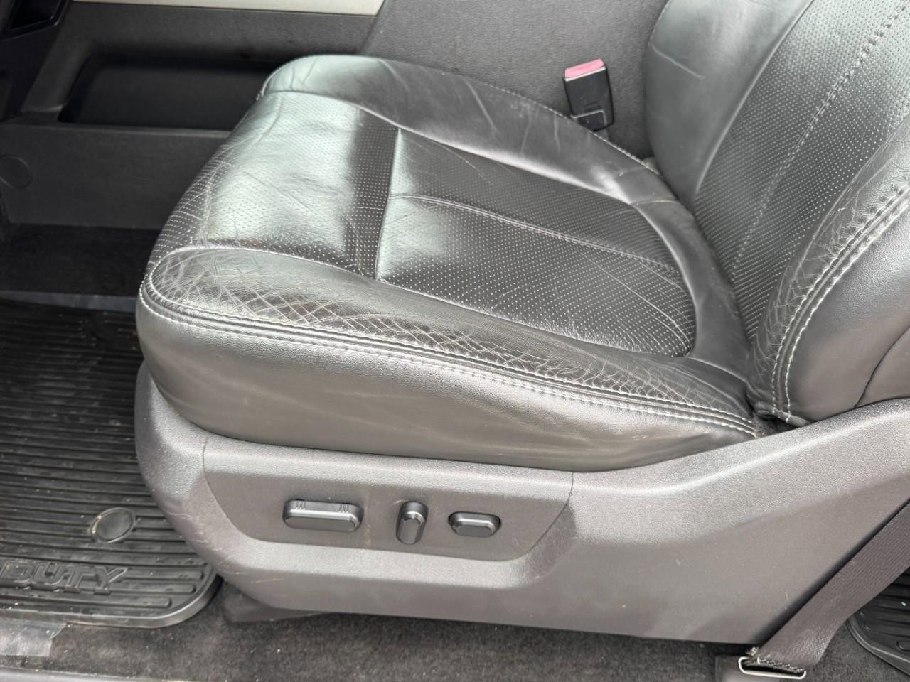 Used 2011 Ford F250 Lariat w/ Lariat Interior Pkg image 15