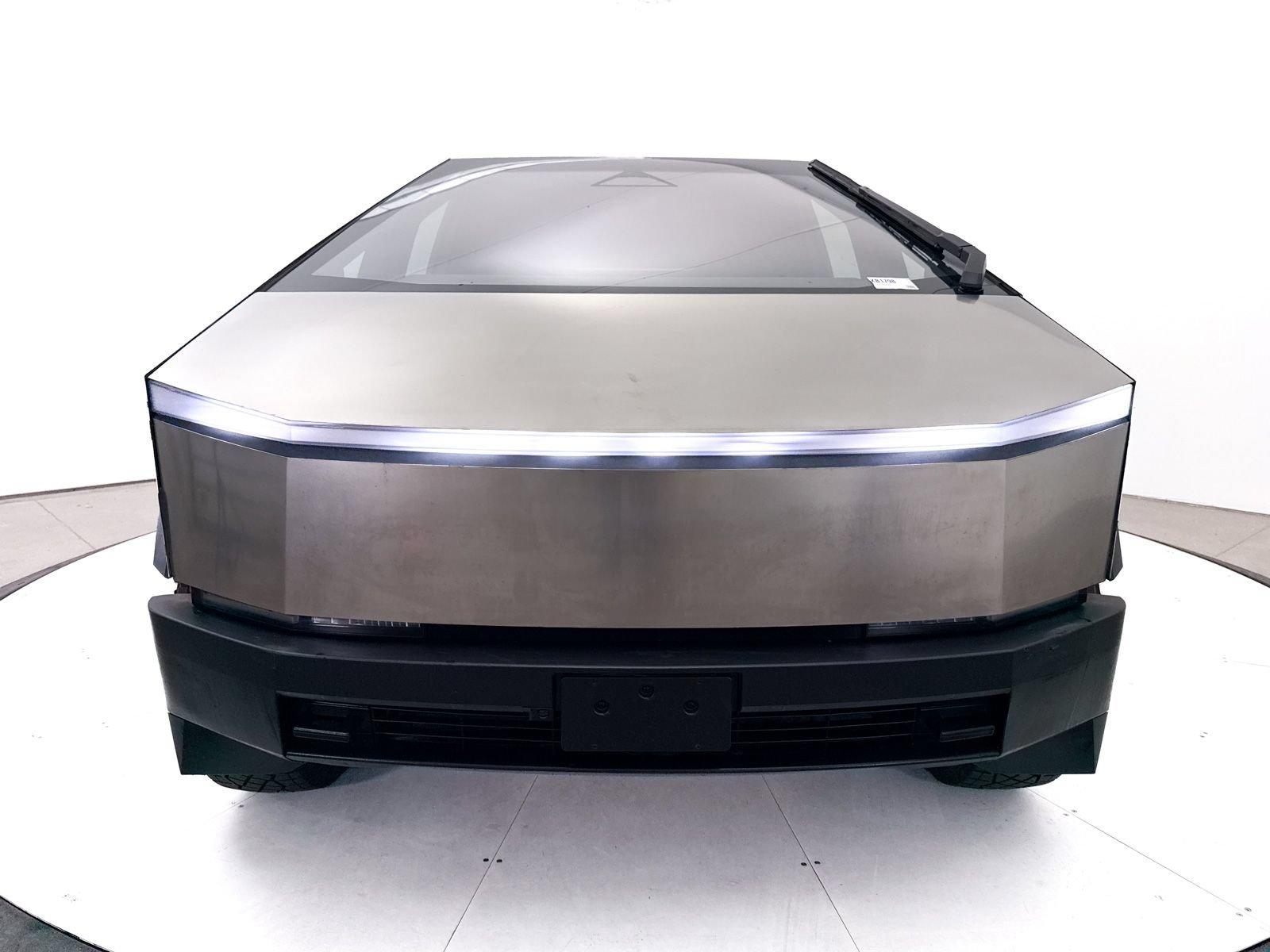 Used 2024 Tesla Cybertruck AWD Crew Cab image 13