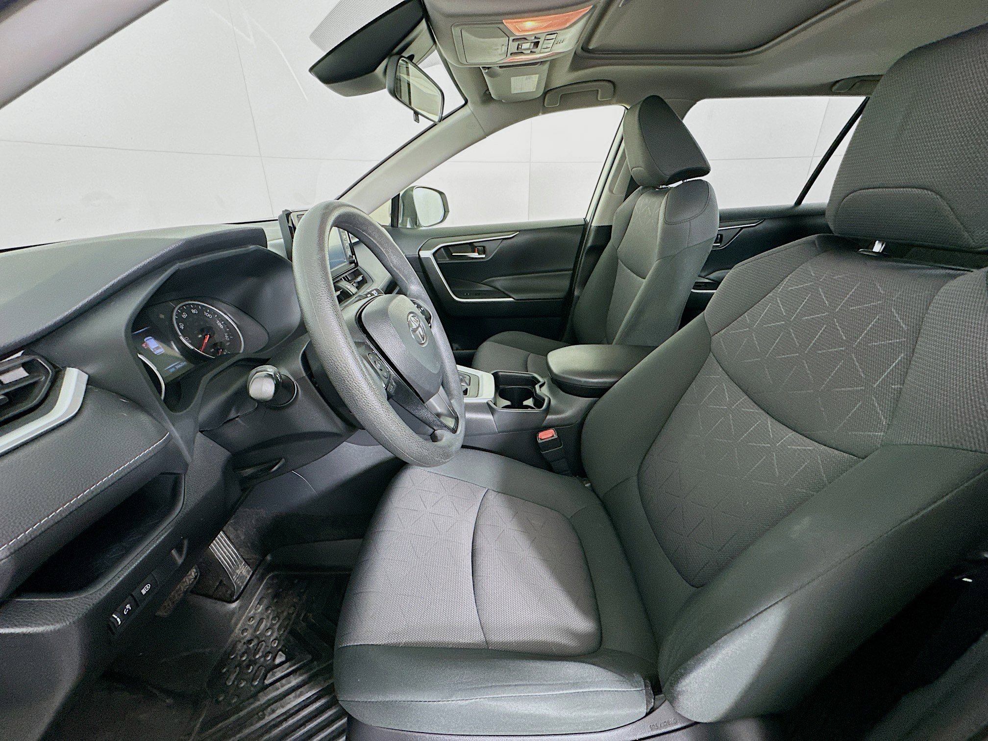 Used 2019 Toyota RAV4 XLE FWD image 13