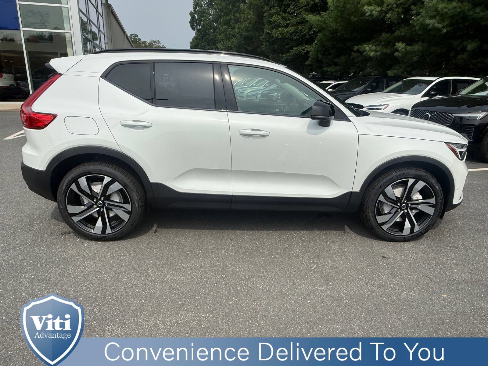 New 2026 Volvo XC40 B5 Ultra w/ Protection Package Premier AWD/4WD image 9