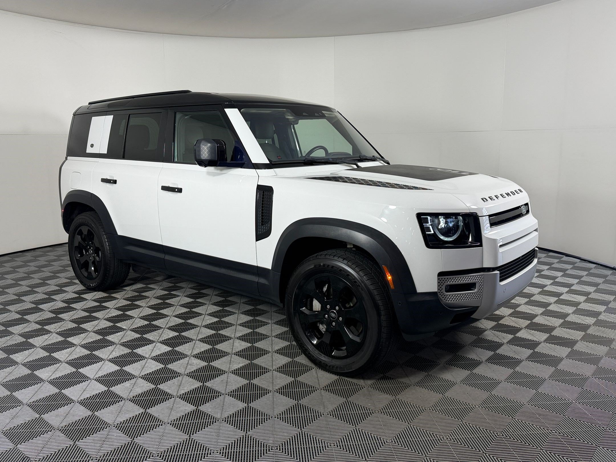 Used 2020 Land Rover Defender 110 HSE AWD/4WD image 7