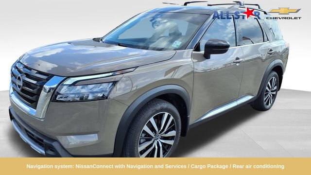 Used 2025 Nissan Pathfinder Platinum image 1