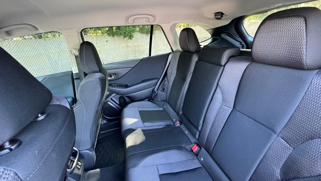 Used 2025 Subaru Outback Premium AWD/4WD image 3