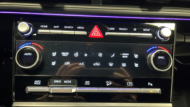 Used 2025 Hyundai Santa Fe Calligraphy AWD/4WD image 18
