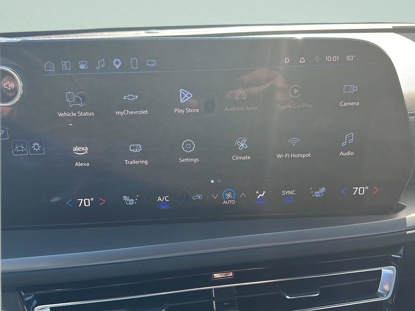 Used 2025 Chevrolet Traverse LT w/ LPO, Floor Liner Package FWD image 32