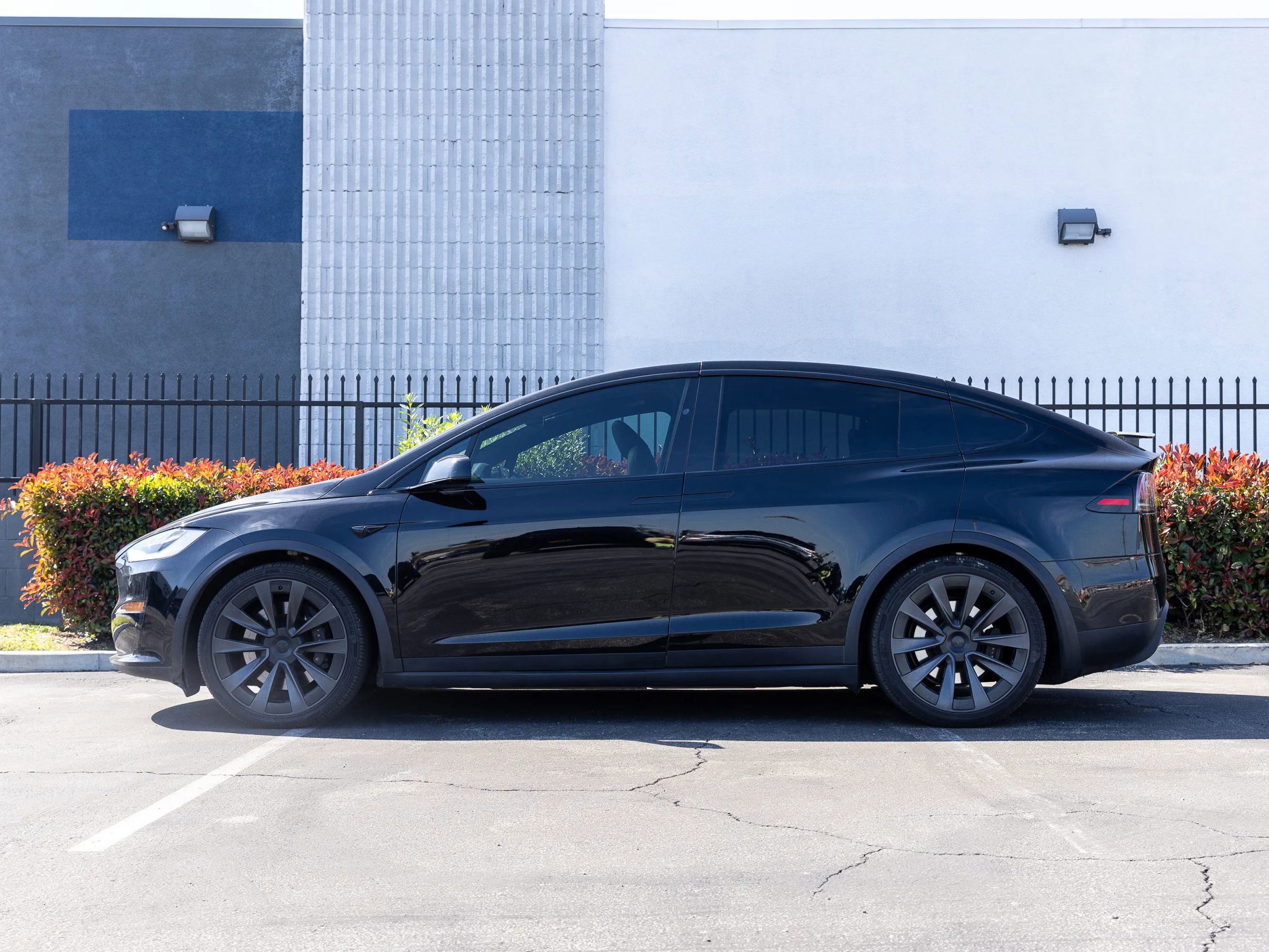 Used 2022 Tesla Model X AWD/4WD image 2