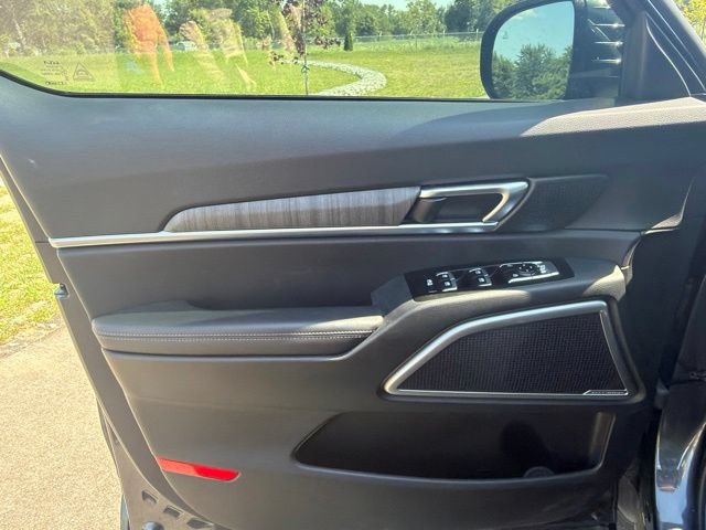 Used 2024 Kia Telluride EX w/ EX Captain's Chair Package AWD/4WD image 26