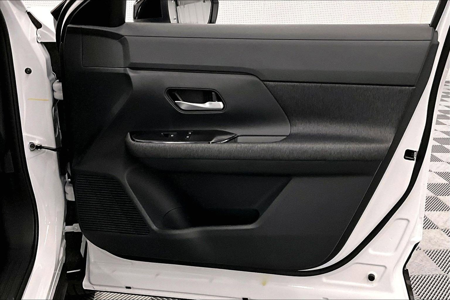 New 2026 Nissan Kicks SV FWD image 31