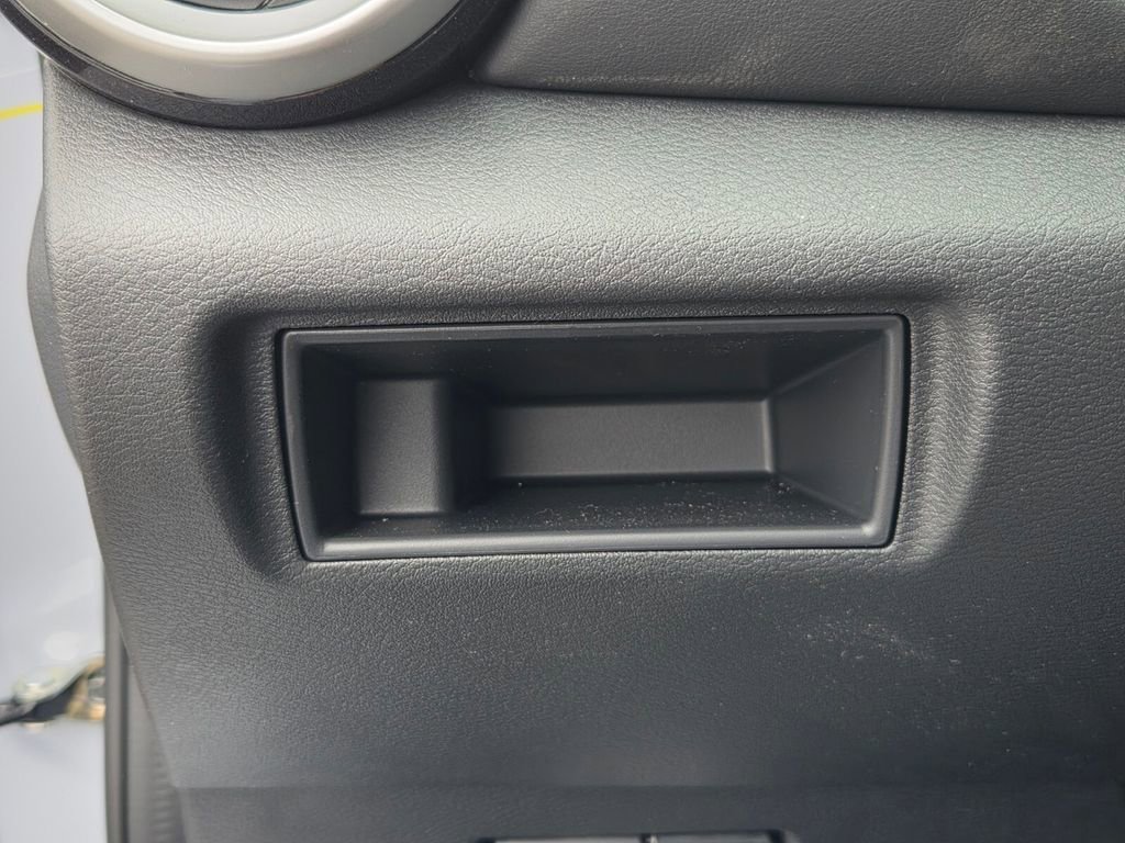 New 2025 Nissan Versa SR w/ Trunk Package image 26