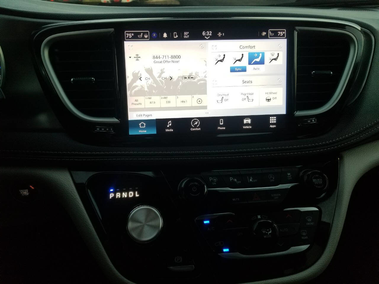 Certified 2024 Chrysler Pacifica Touring-L image 27