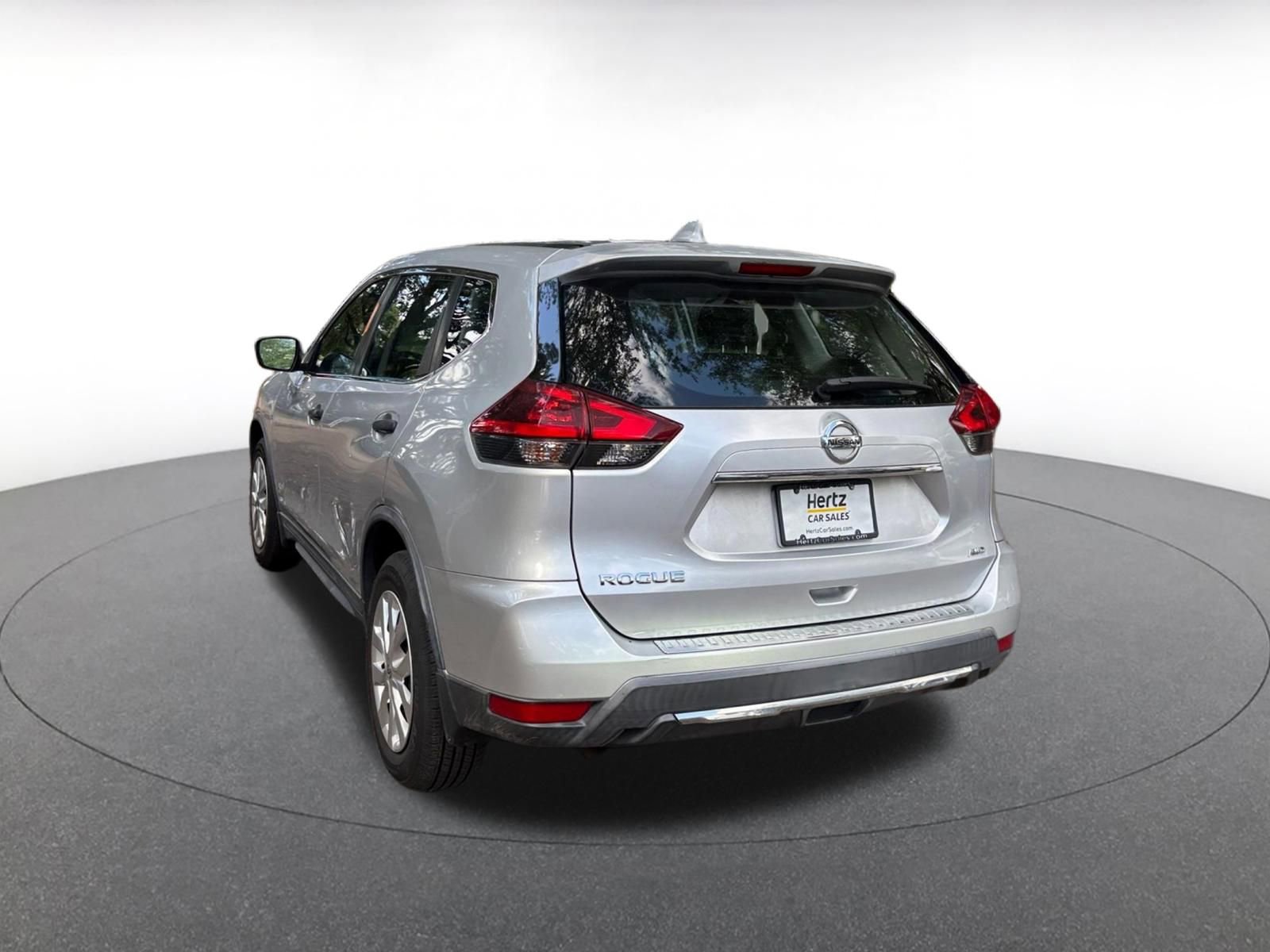 Used 2018 Nissan Rogue S AWD/4WD image 5