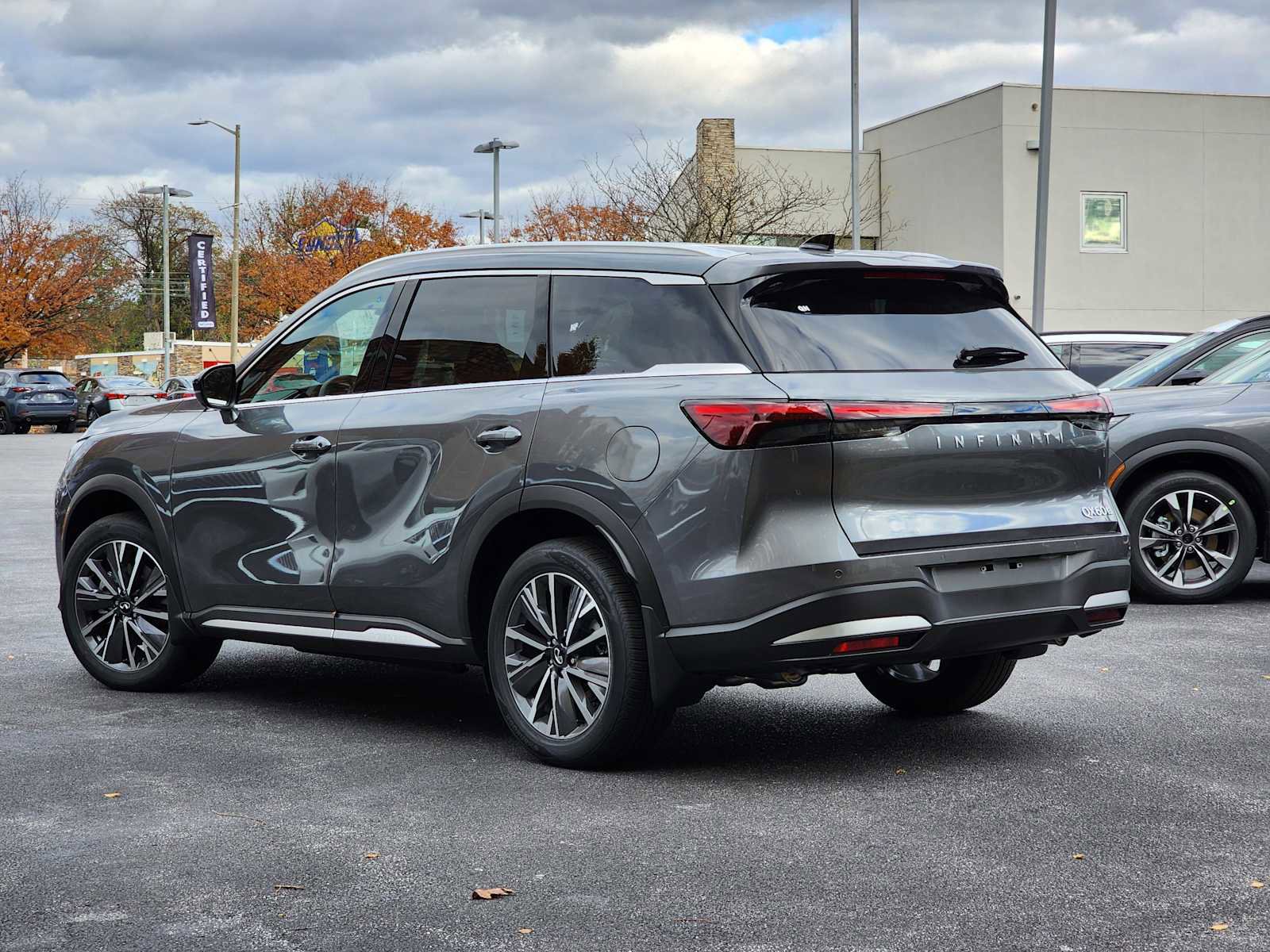 Used 2026 INFINITI QX60 Luxe w/ Cargo Package image 2