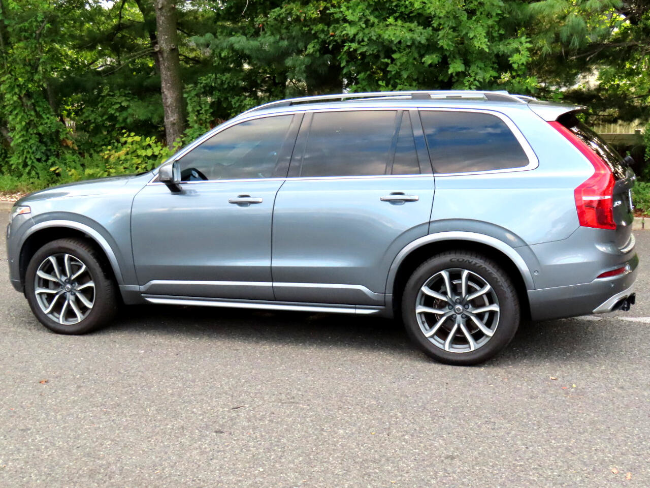 Used 2018 Volvo XC90 T6 Momentum w/ Convenience Package image 3