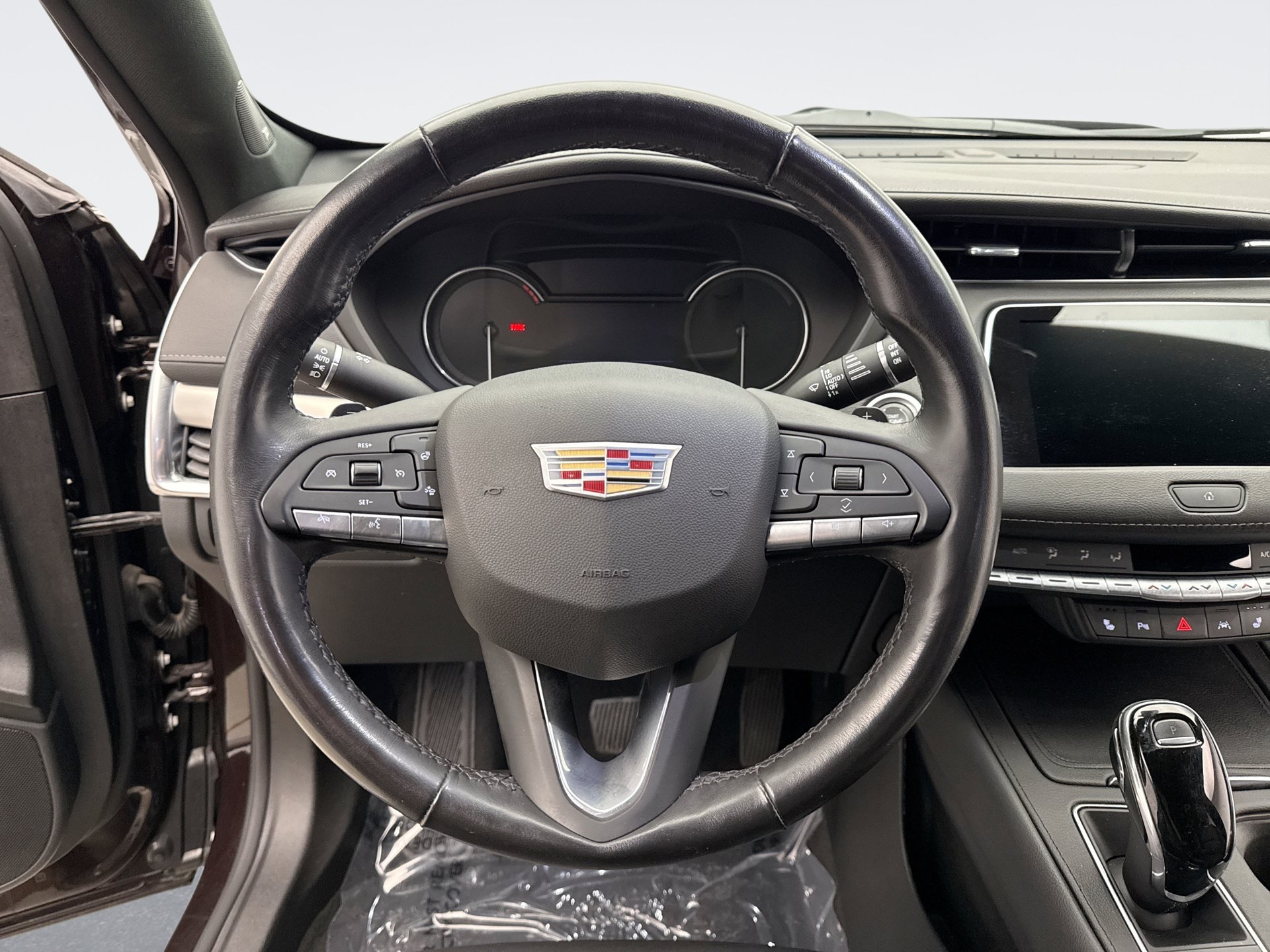 Used 2021 Cadillac XT4 Premium Luxury w/ Cold Weather Package FWD image 14