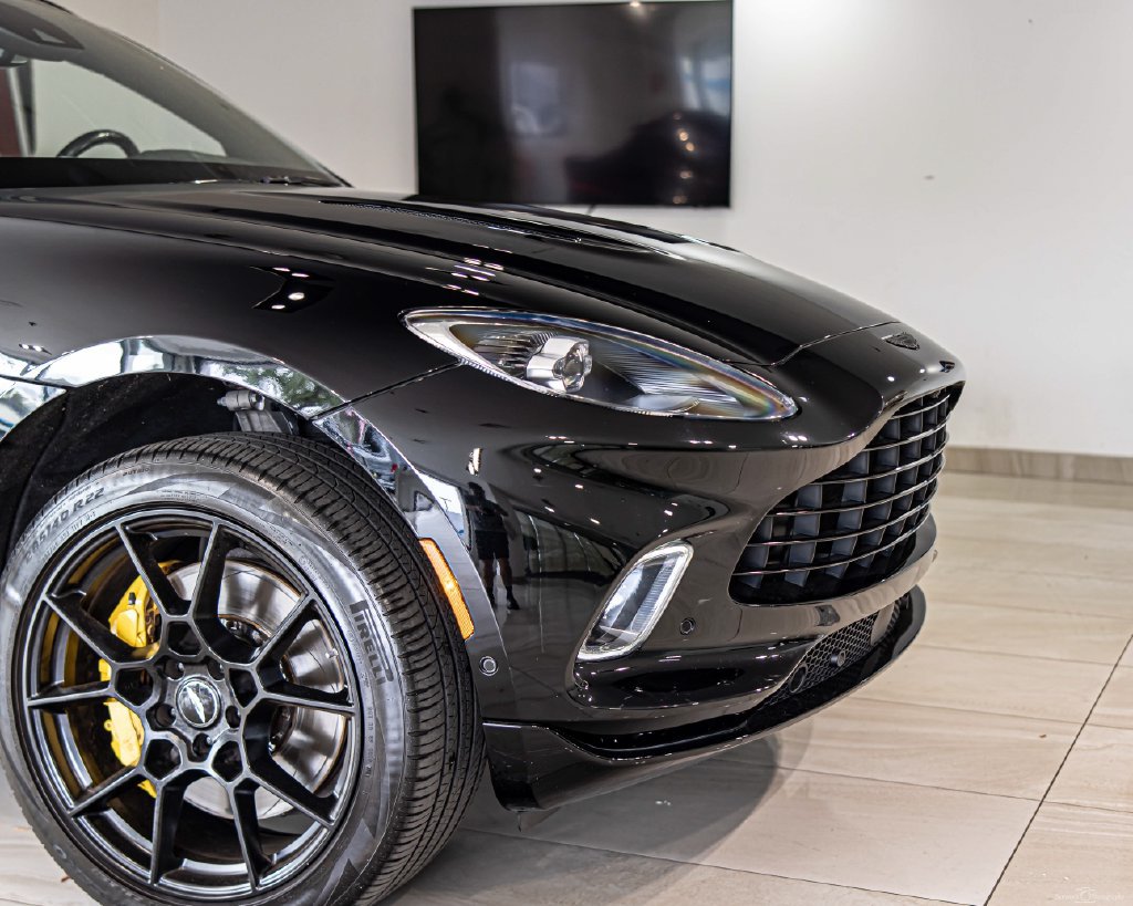 Used 2021 Aston Martin DBX AWD/4WD image 3