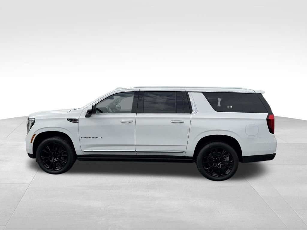 Used 2025 GMC Yukon XL Denali w/ Sun & Power Step Package AWD/4WD image 13