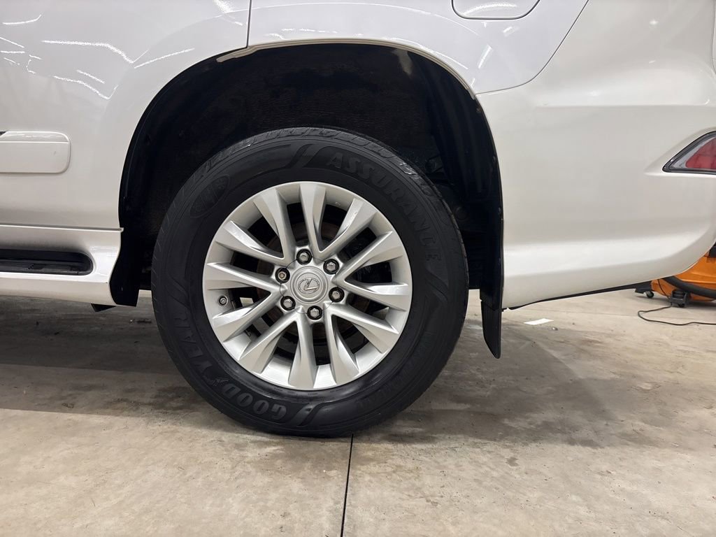 Used 2015 Lexus GX 460 w/ Premium Package image 30