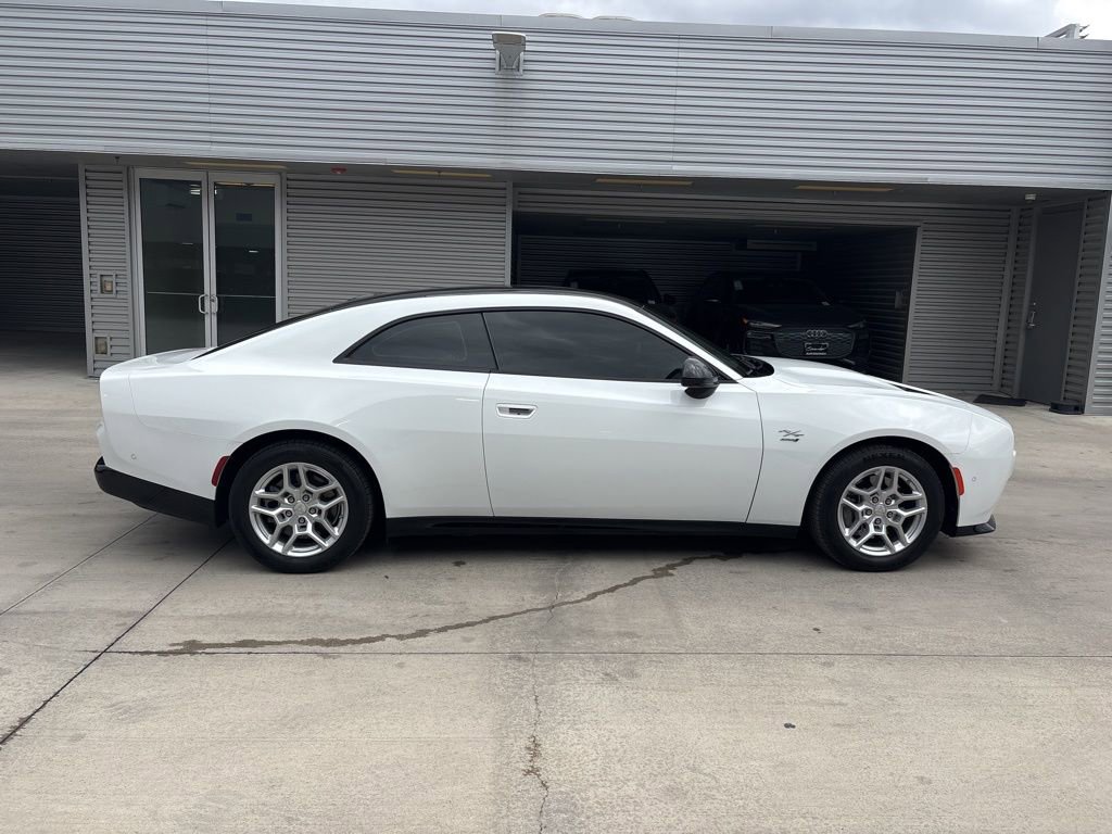 Used 2025 Dodge Charger R/T w/ Quick Order Package 25M R/T image 4