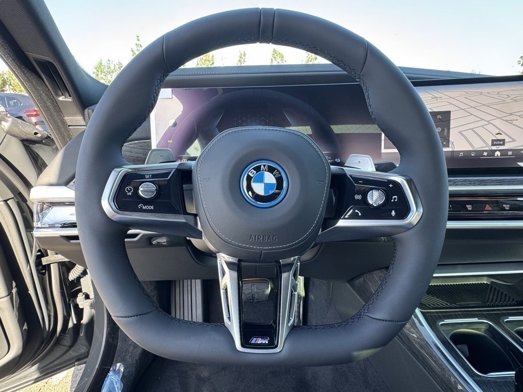 New 2026 BMW 750e xDrive w/ Executive Package image 23