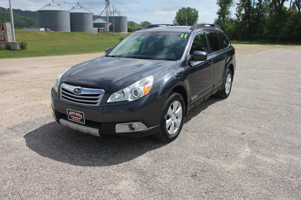 Used 2011 Subaru Outback 2.5i Limited AWD/4WD image 1