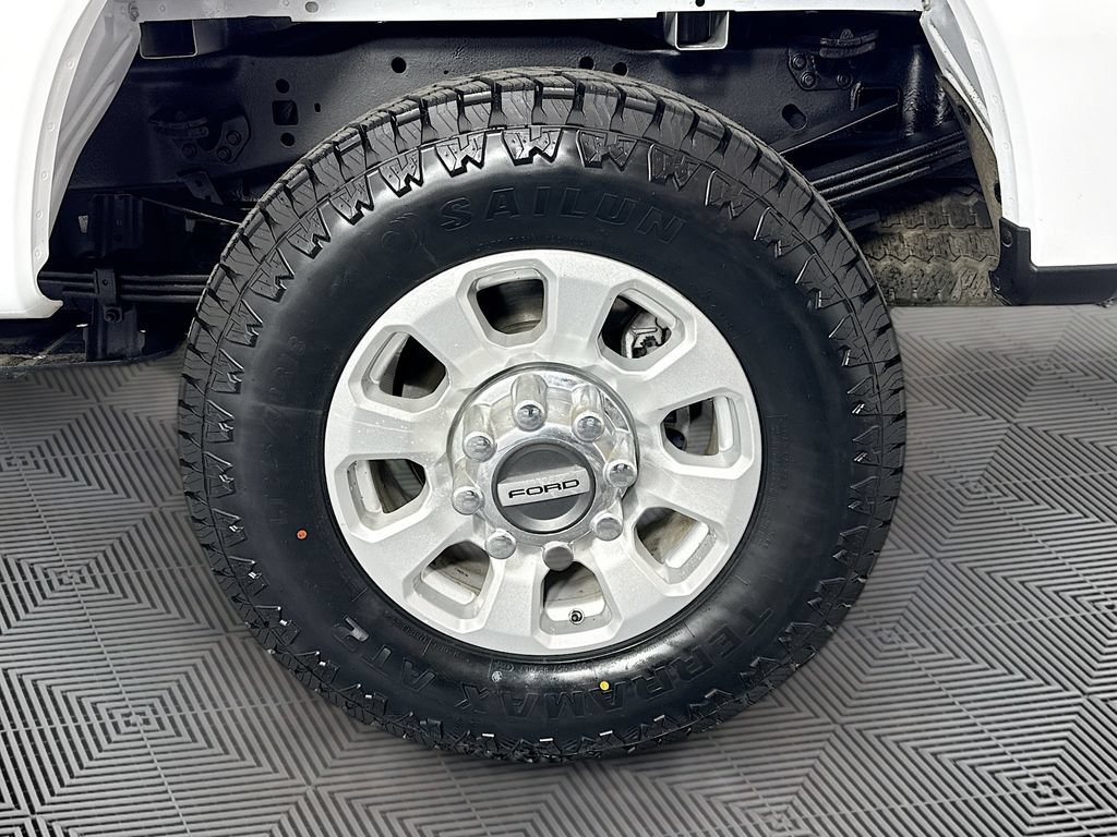 Used 2024 Ford F350 XLT w/ FX4 Off-Road Package AWD/4WD image 26