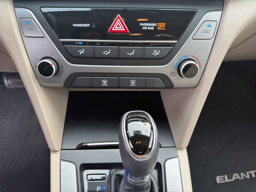 Used 2017 Hyundai Elantra SE image 25