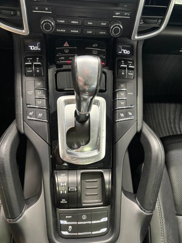 Used 2018 Porsche Cayenne AWD/4WD image 19