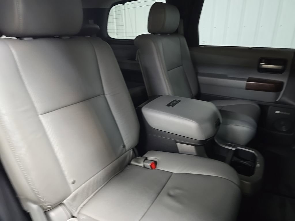 Used 2016 Toyota Sequoia Platinum image 17
