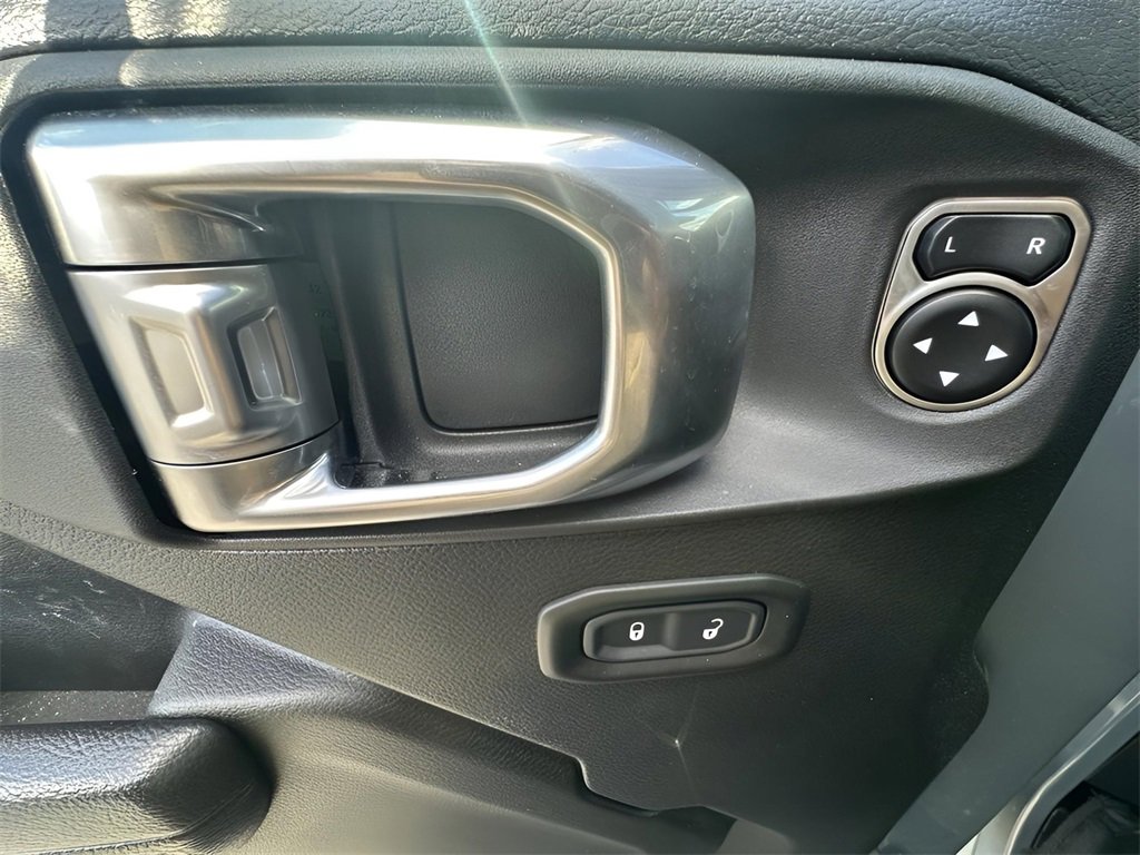 Used 2024 Jeep Wrangler Unlimited w/ Convenience Group image 30