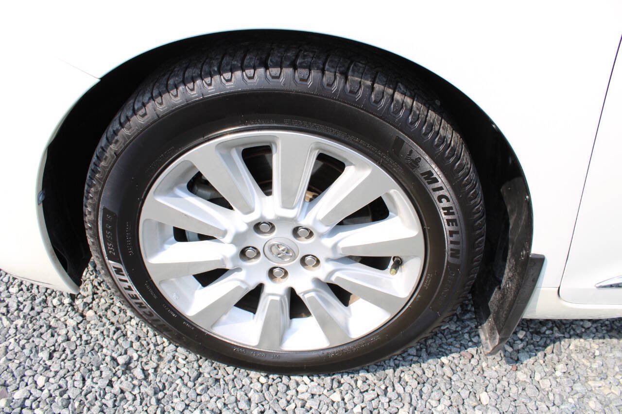 Used 2013 Toyota Sienna Limited w/ Premium Pkg FWD image 31