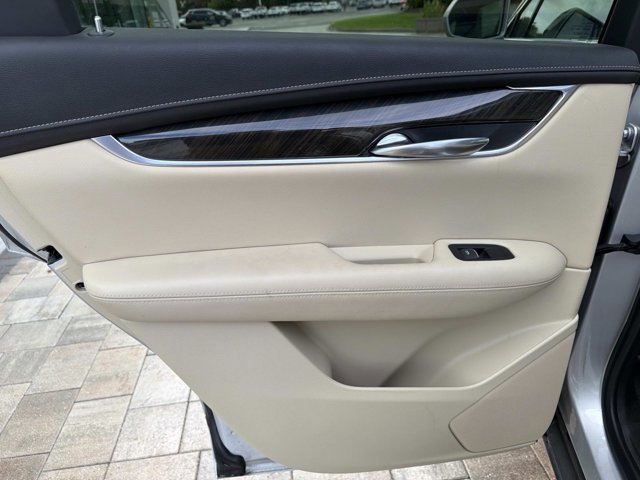 Used 2019 Cadillac XT5 FWD image 16