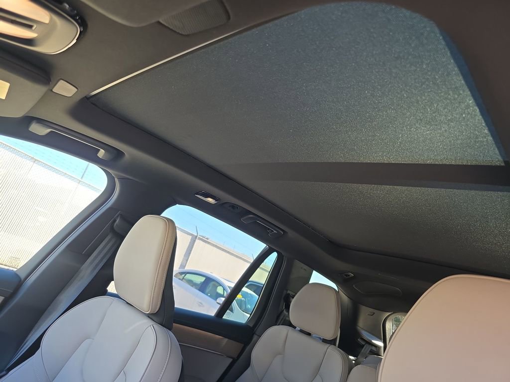 New 2026 Volvo XC90 B6 Plus w/ Protection Package Premier image 42