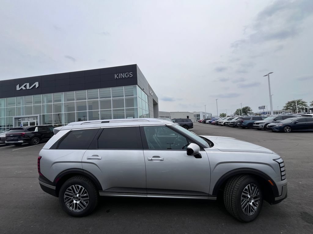 Used 2026 Hyundai Palisade SEL FWD image 2