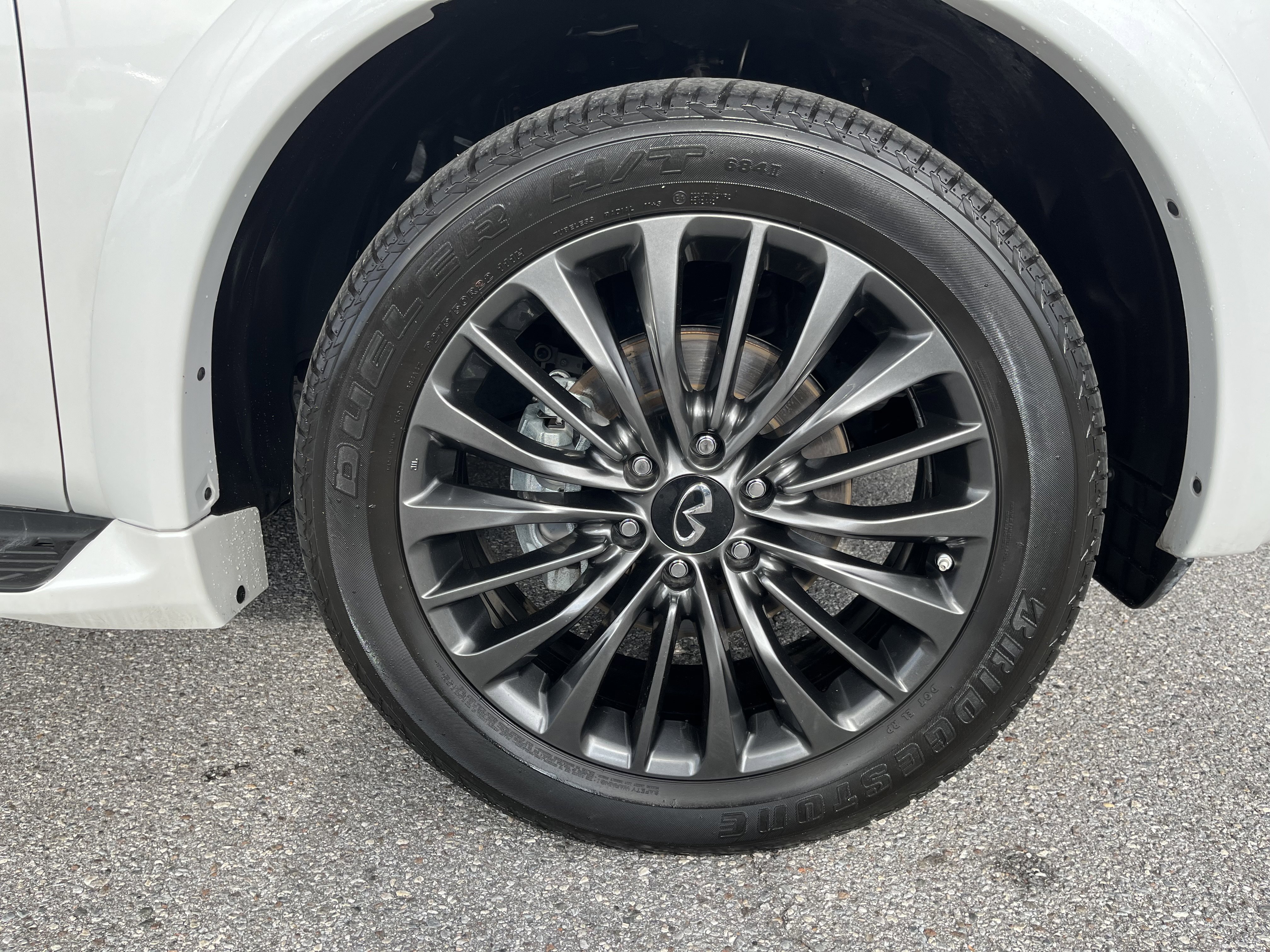 Certified 2024 INFINITI QX80 Sensory w/ All-Season Package AWD/4WD image 10