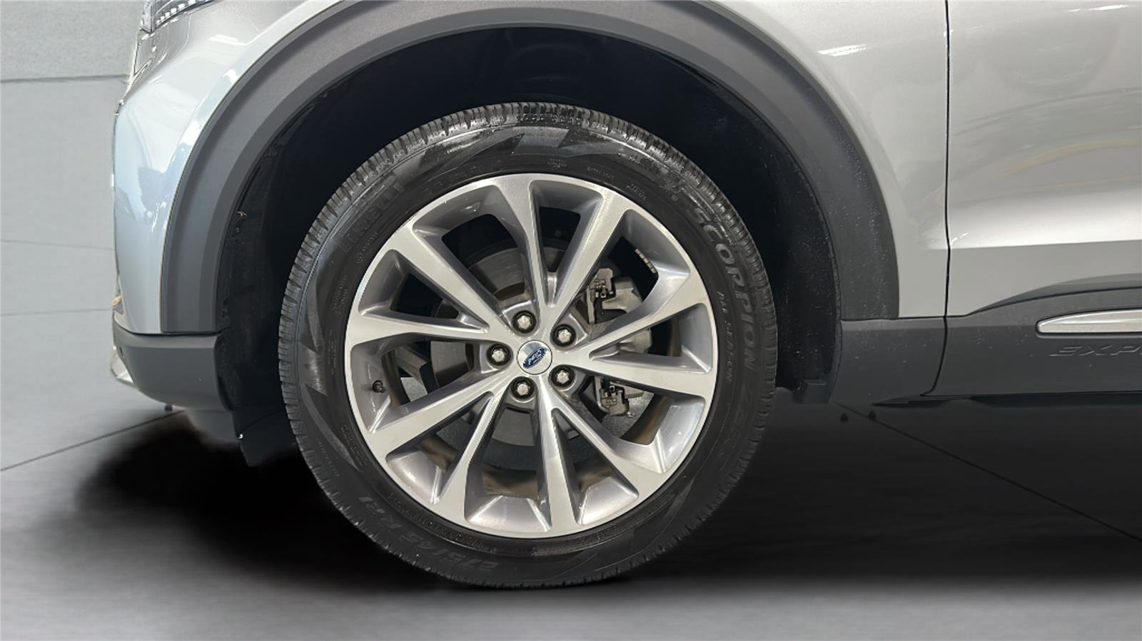 Used 2025 Ford Explorer Platinum w/ Ultimate Package image 25