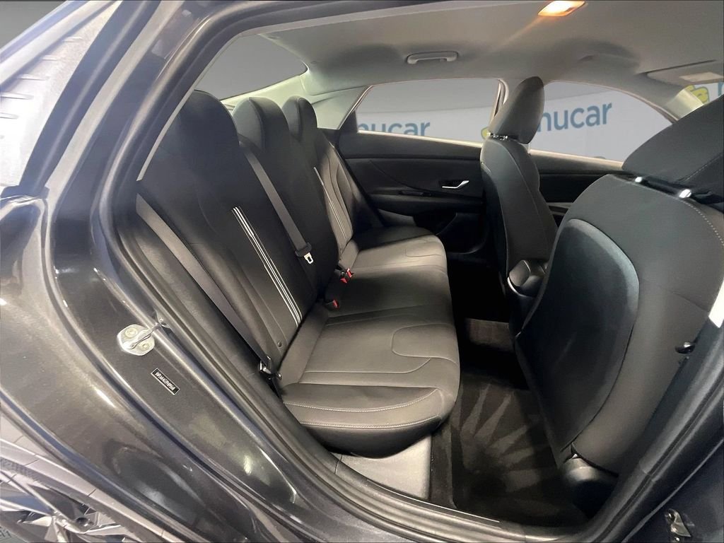 Used 2023 Hyundai Elantra SEL FWD image 16
