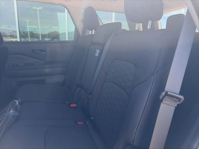 New 2026 Nissan Pathfinder SV image 17