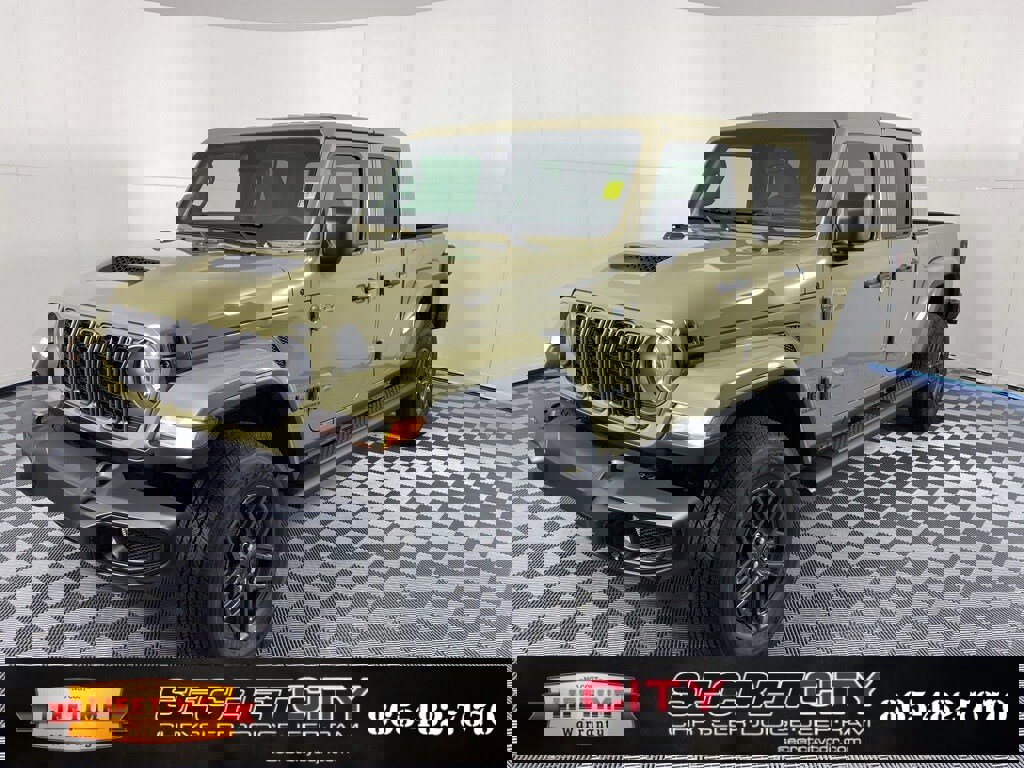 New 2025 Jeep Gladiator Sport image 3