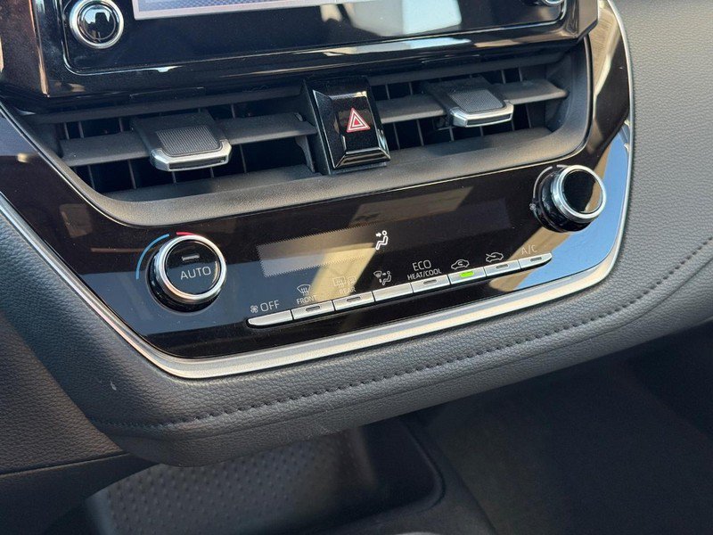 Used 2020 Toyota Corolla SE w/ SE Premium Package FWD image 28