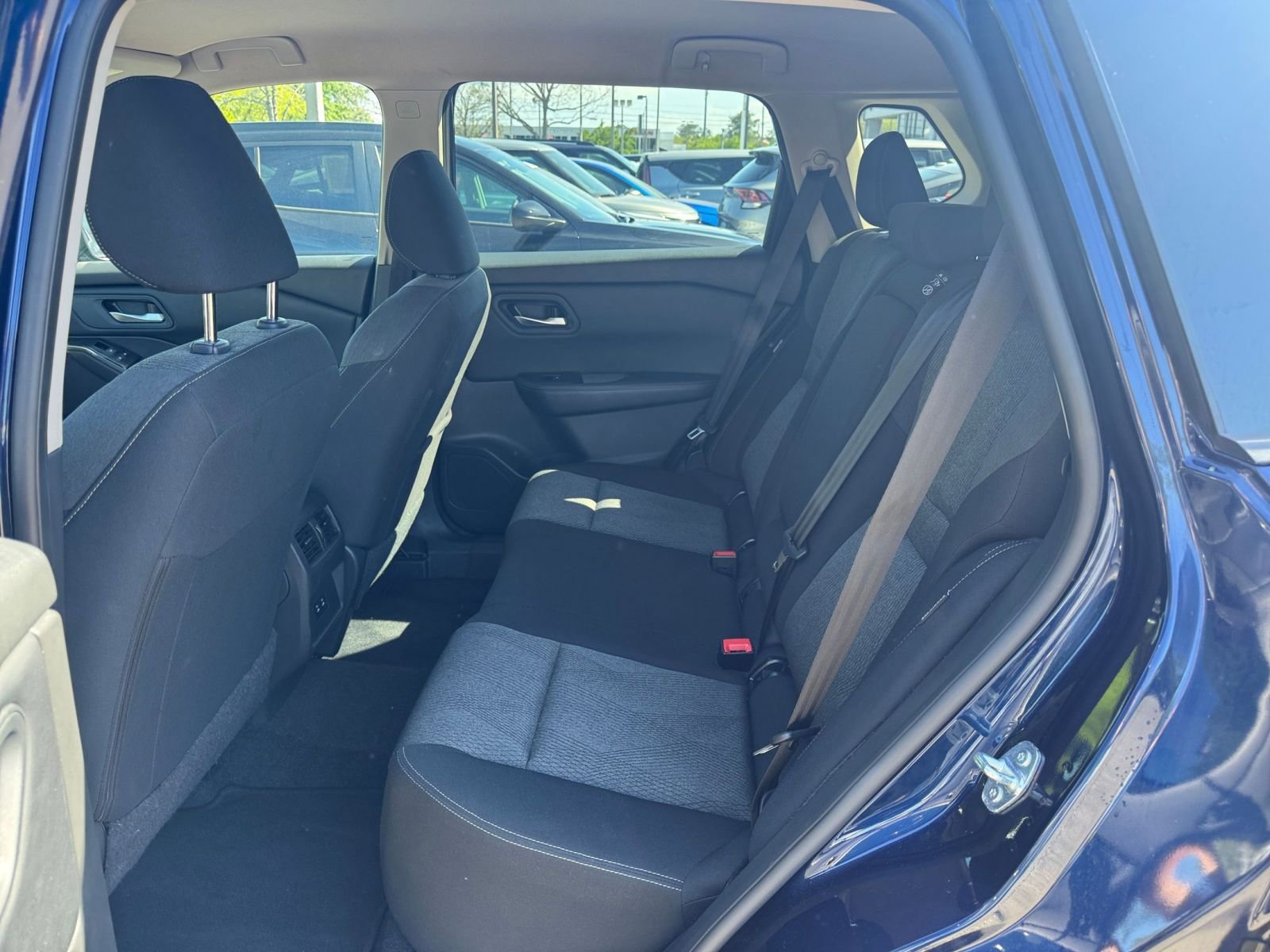 Used 2025 Nissan Rogue SV FWD image 28