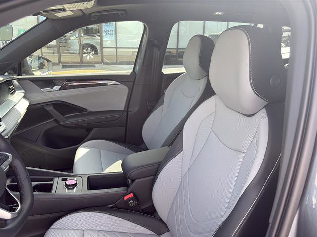 New 2025 Volkswagen Tiguan SE R-Line image 14