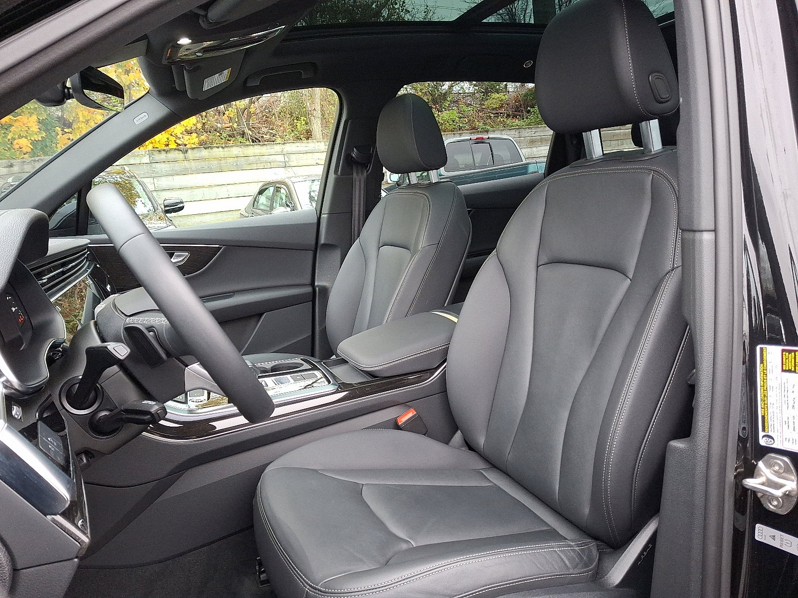 Used 2025 Audi Q7 2.0T Premium w/ Convenience Package image 11