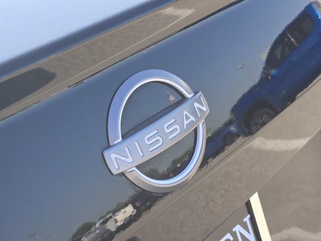 Used 2025 Nissan Altima 2.5 SV FWD image 11