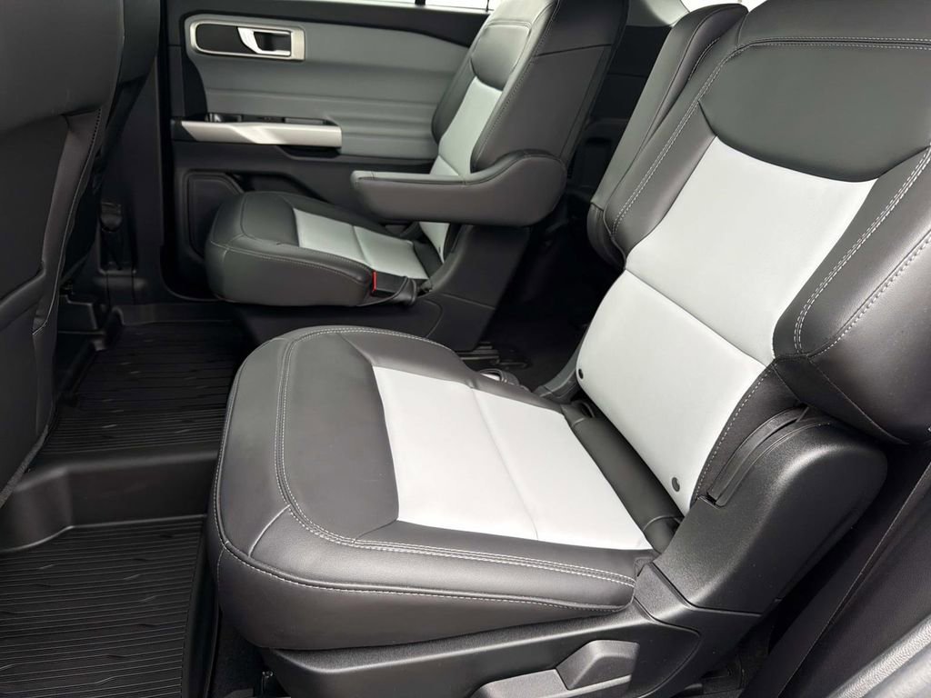 Certified 2023 Ford Explorer XLT w/ Equipment Group 202A image 23